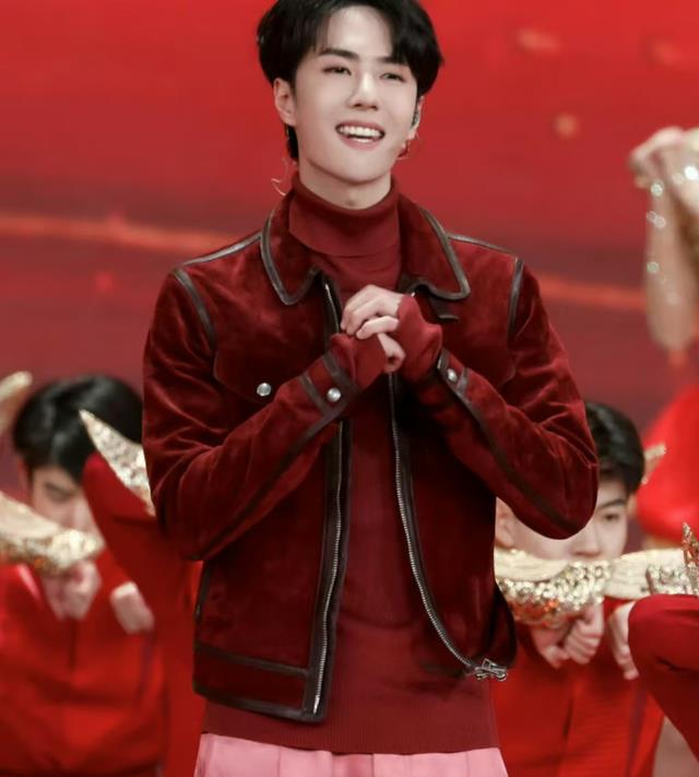 王一博确认参加2025年央视春晚彩排,与易烊千玺同框引热议