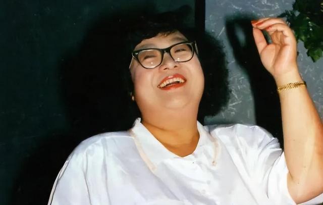 揭秘沈殿霞当年去世真相，死前手脚器官腐烂，家人拔喉解脱她