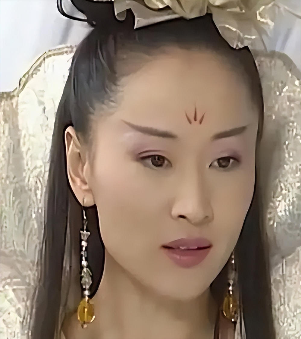 香港第一情妇:她曾是张艺谋白月光,被黑道打掉子宫,现如何了