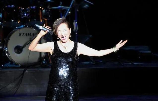 郑绪岚早已不是中国籍?“被老外玩腻就丢掉”,再度回国捞金?