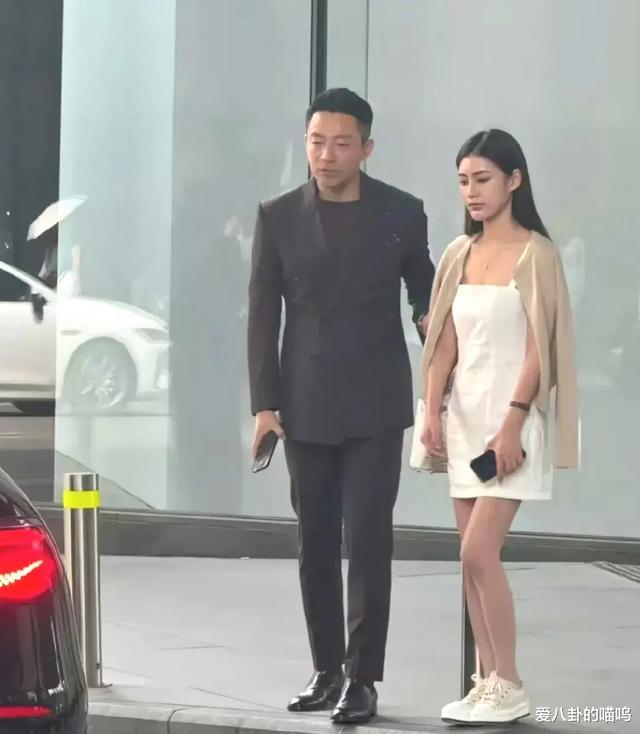 真精彩!前夫哥下场了,晒出大量与马筱梅合照, 马筱梅大骂他是蛆