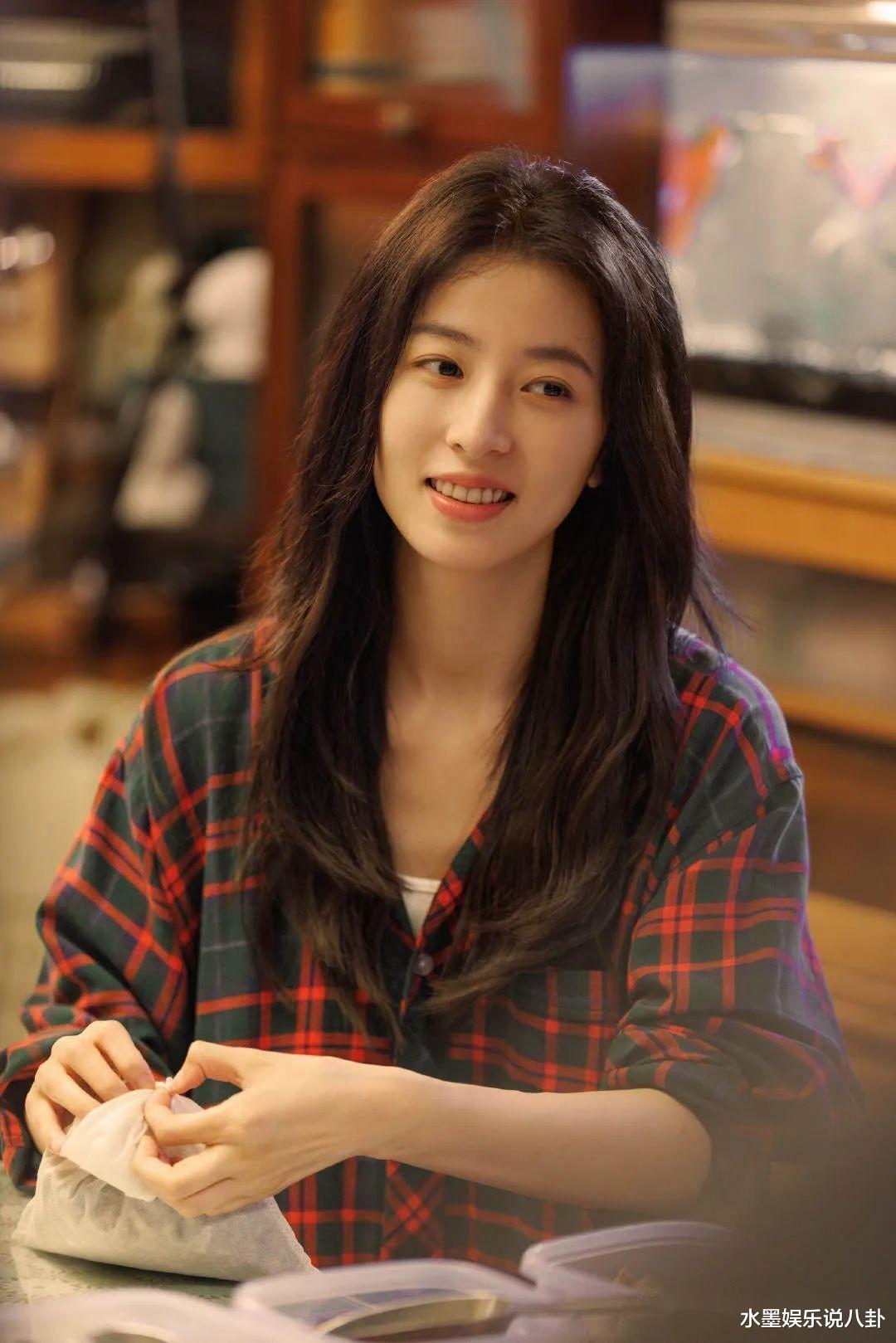 周雨彤，别再“收割”了！内娱的高富帅都已尽数被你“收入帐下”