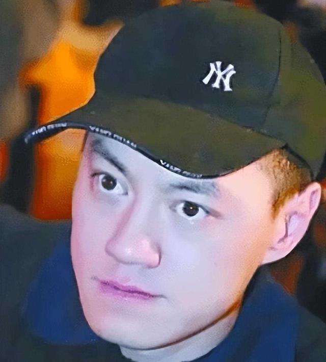 雪村：羞辱郭德纲批判冯小刚，39岁离婚第二天再婚，如今他怎样了