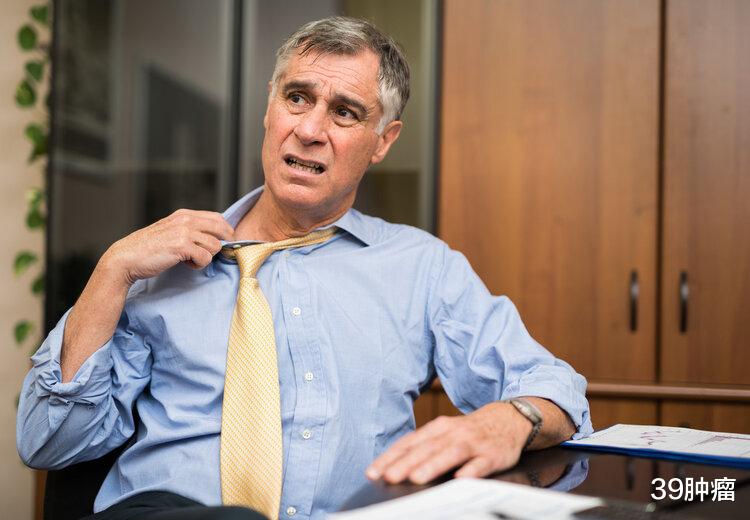 半夜出汗浸湿床单？提醒：别以为是体热，或是6种疾病“警报”