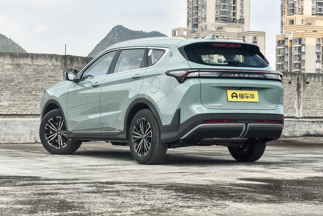 都是国产中型SUV，山海L7和风云T9谁更值得购买？
