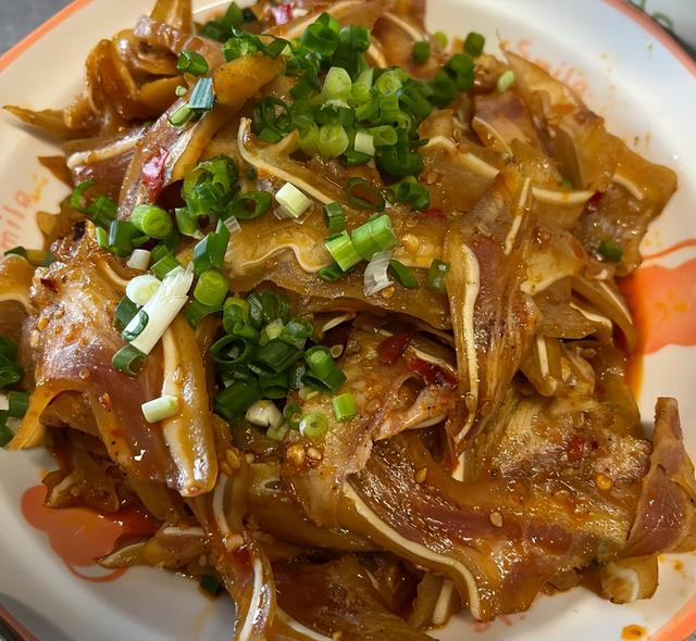 丈母娘去南京看女儿，吐槽亲家午餐太抠门，结果发现小丑是自己