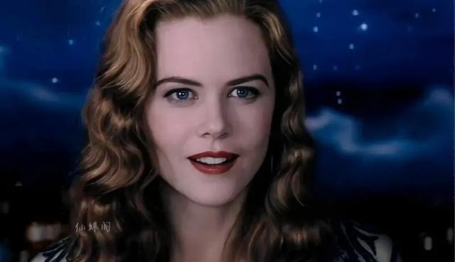 第15届奥斯卡红毯:绯红女巫露背秀身材,却被大表姐的孕肚抢镜了