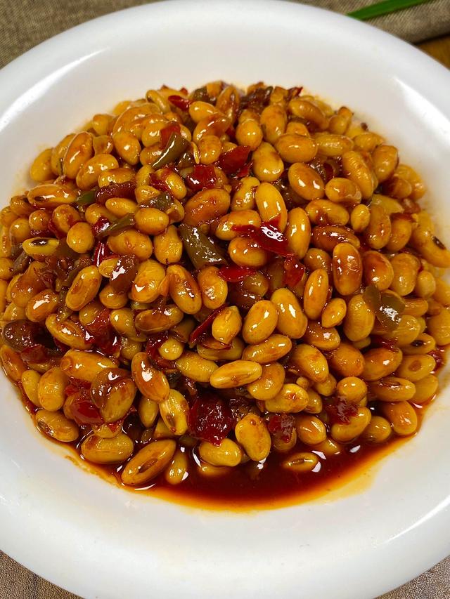 女人婚后别太节俭，多吃4大“雌激素食物”，补气血，延缓更年期