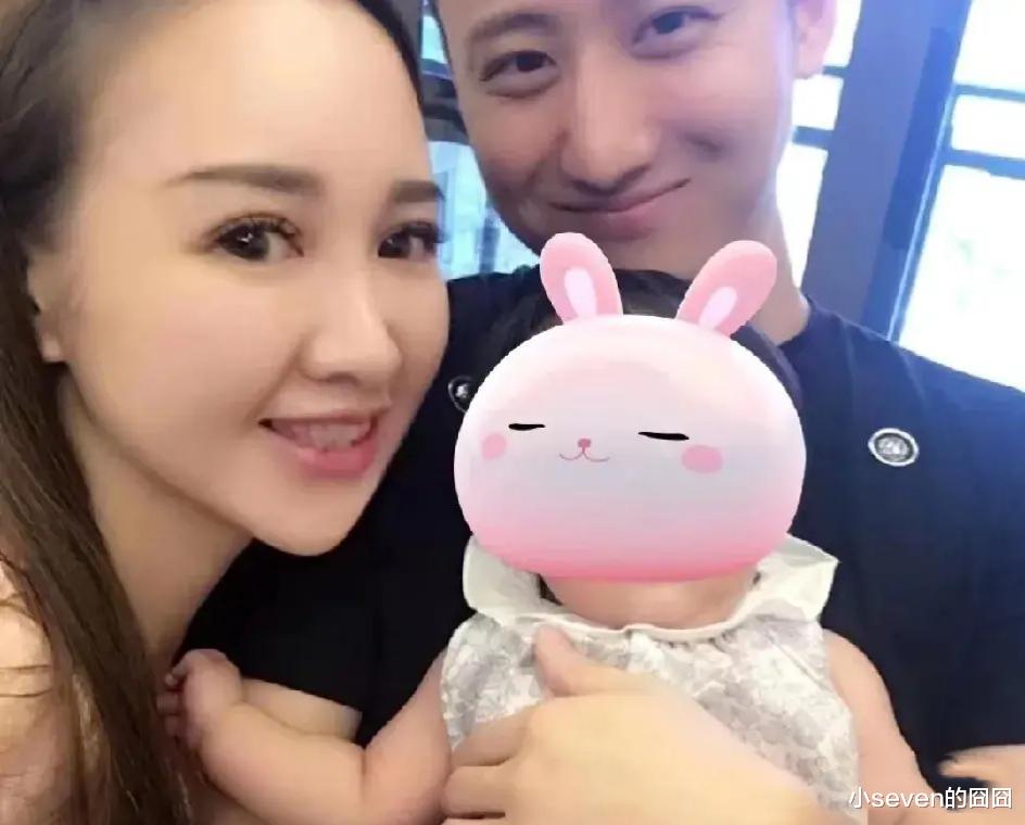 叶珂与前夫合照曝光,和现在差别很大,网友:黄晓明是真的饿了