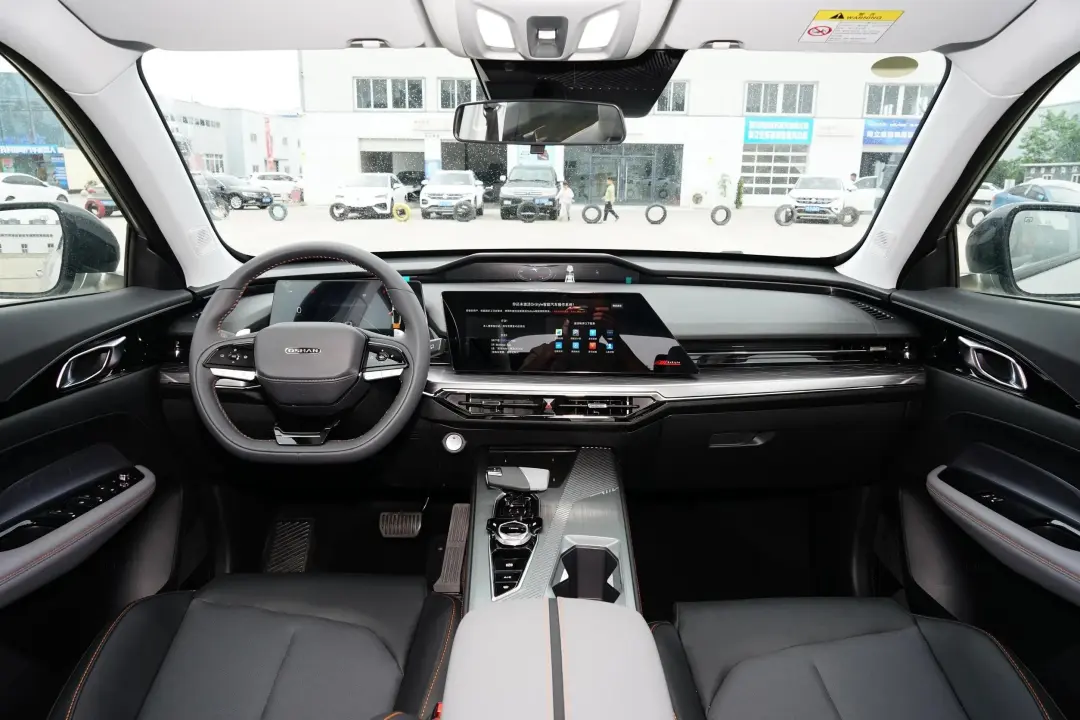 实力强的国产SUV，233马力+爱信8AT，颜值高空间大，比合资厚道