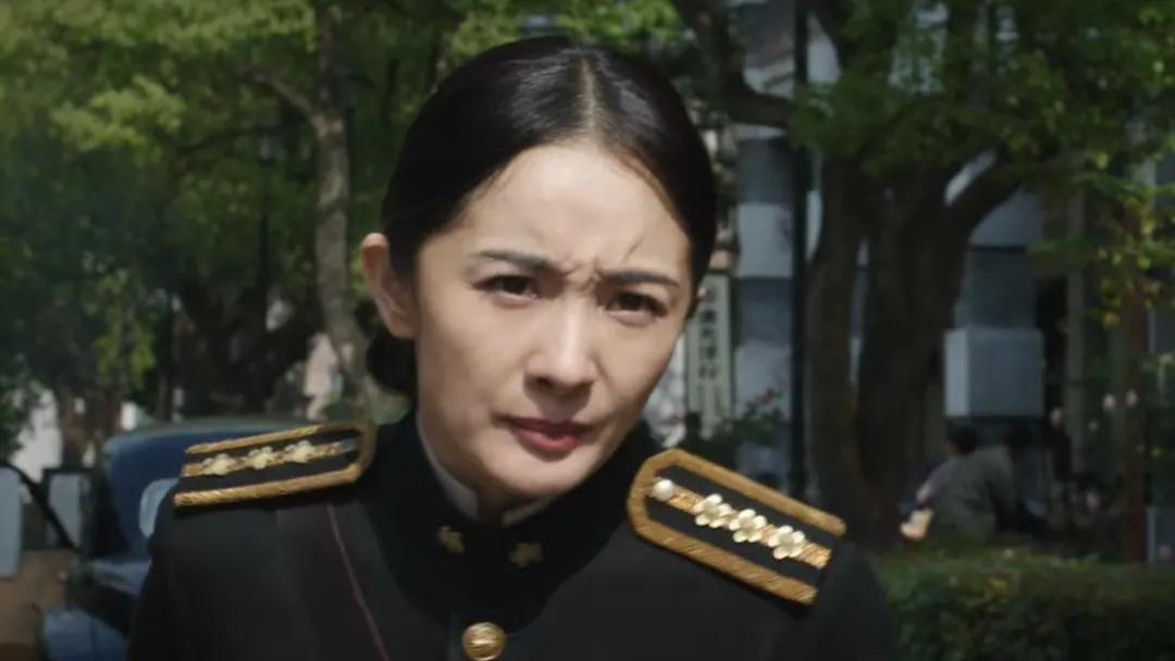 杨幂新剧预告状态大崩！脸垮体态差演技出戏，兜兜转转做回二番