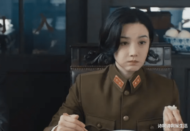 “馒头脸”的风吹进央视:钱花了事业毁了,王珞丹素颜出镜赢麻了