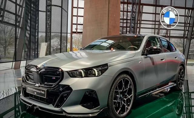 宝马全新5系的低功率版本选进口还是国产？i5 M60推荐入手吗