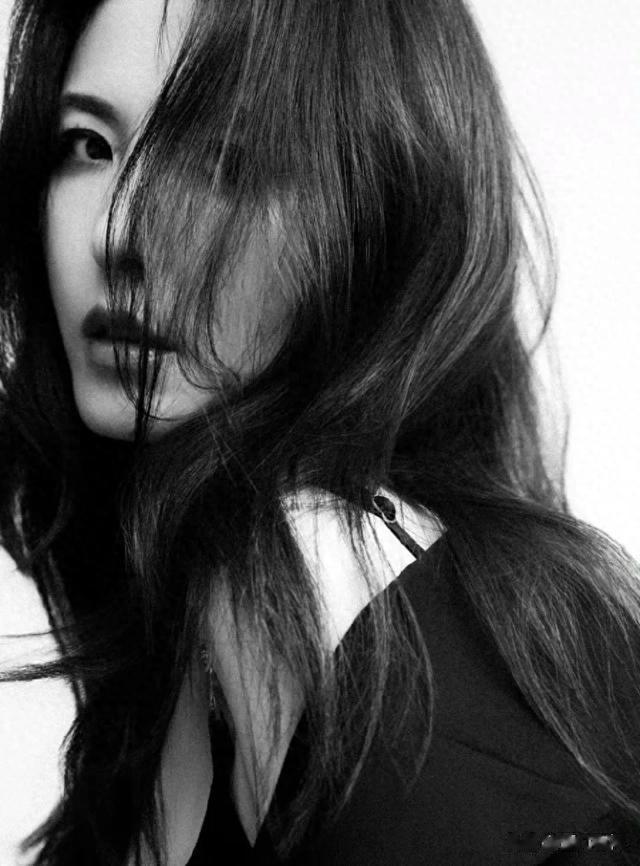 韩国化妆师为曾黎化妆，黑白照被夸技术好，网友：那看出来的？