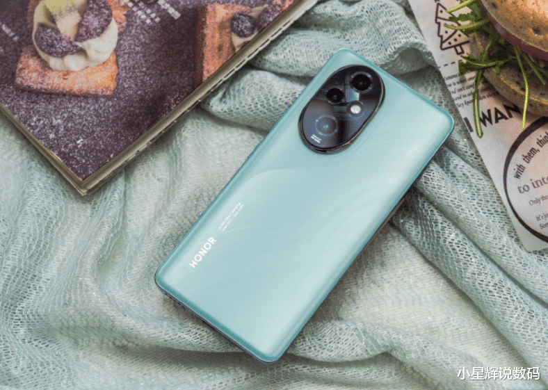 荣耀彻底妥协?12GB+512GB突降976元,50倍变焦+66W无线充电