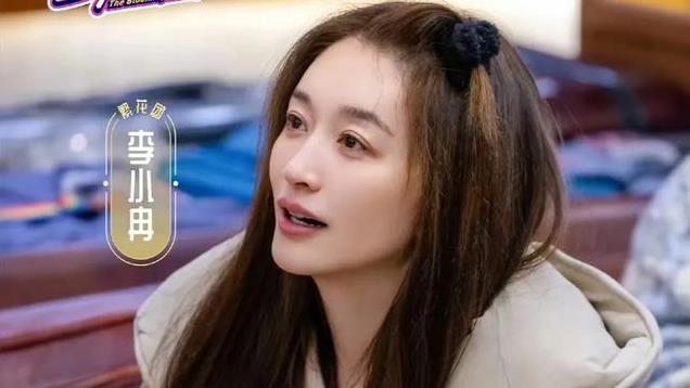 《一路繁花》首播,热度破8000,7位顶流,1位糊咖,均龄超52岁