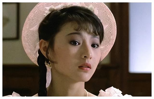 “功夫女巨星”李赛凤复出!被老公爆料出轨干儿子,一生太崎岖