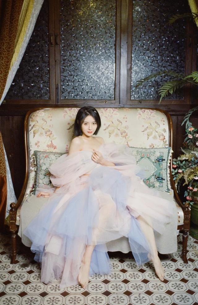 莫寒 美腿玉足 娇俏迷人