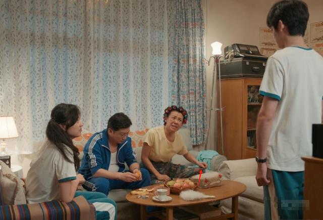 这一次，50岁刘琳秒了44岁殷桃，才知道啥是真实带给女人的美貌