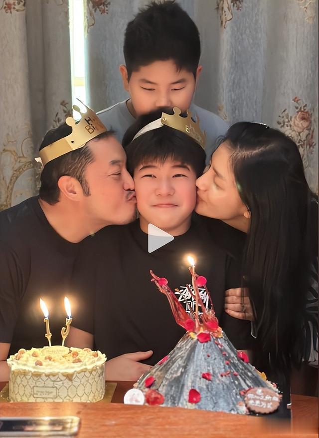 对比41岁雷佳音和46岁沙溢后，才发现饿瘦和运动瘦的差距一目了然