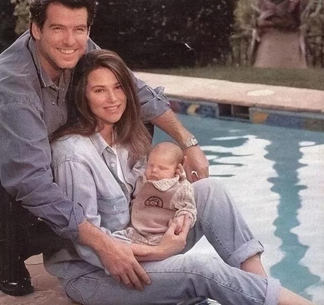 “帅气007”布鲁斯南:宠妻28年,宠到260多斤不让减肥,婚姻幸福