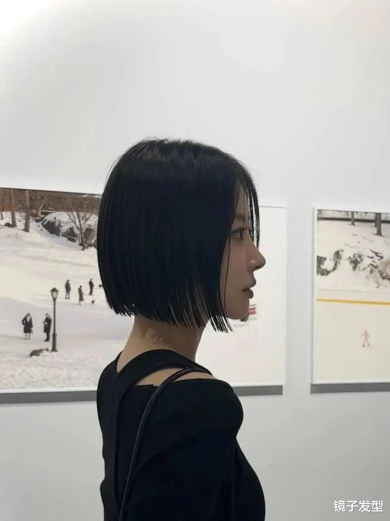 简单的发型却很时尚,边线剪齐很有辨识度,美到你了吗