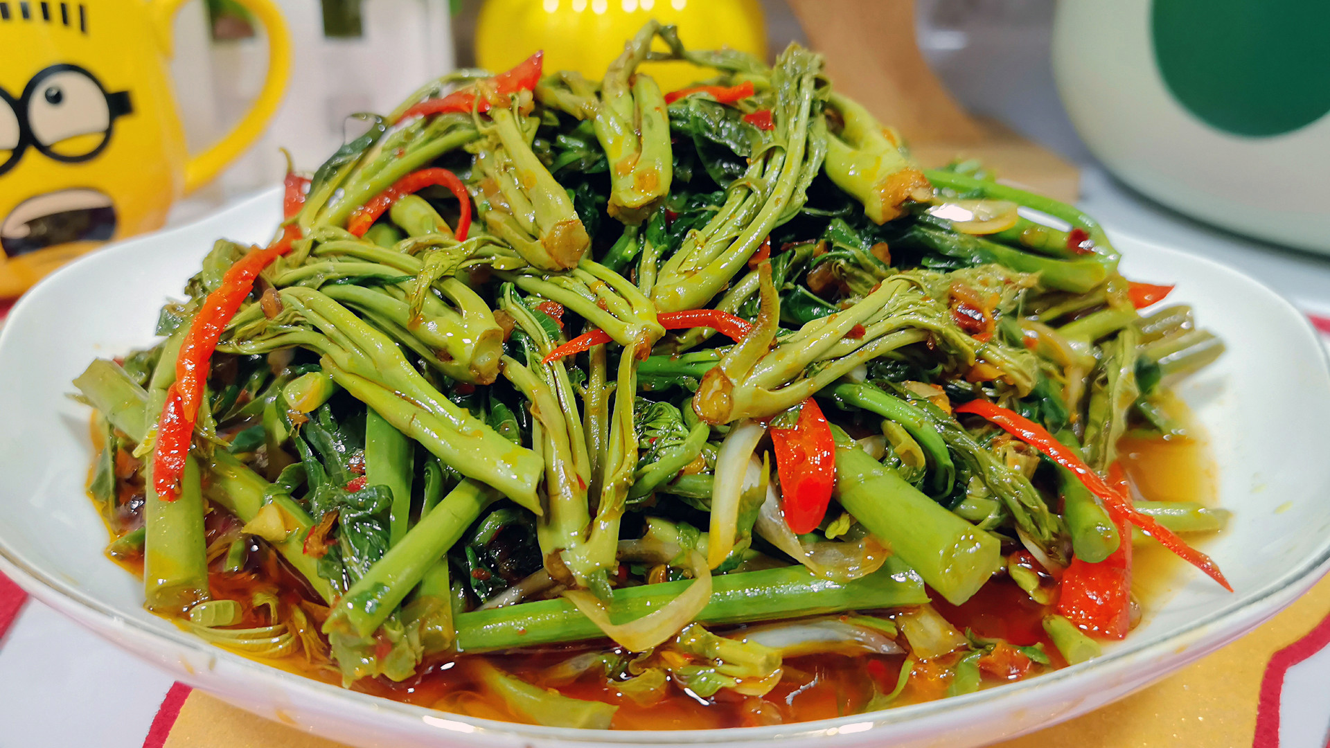 香椿这样保存，一年四季都是绿油油，从春吃到冬也没问题，特新鲜