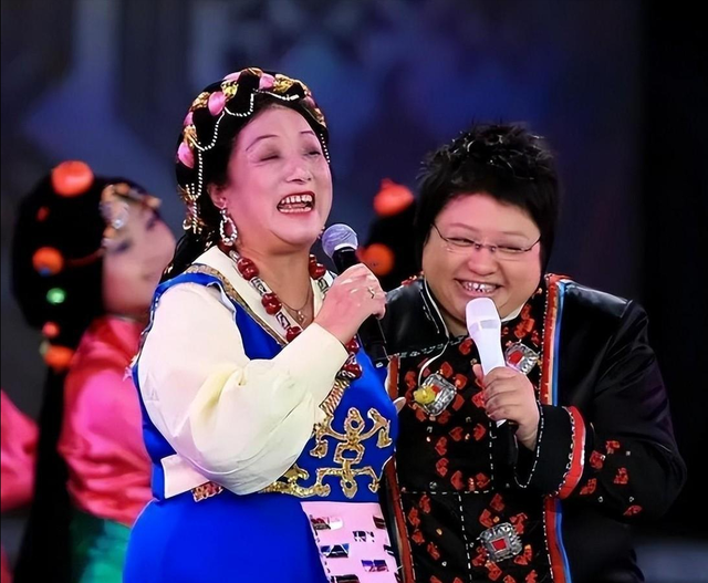 “骗”了我们30年,韩红父亲原来是家喻户晓的他难怪都不敢得罪她