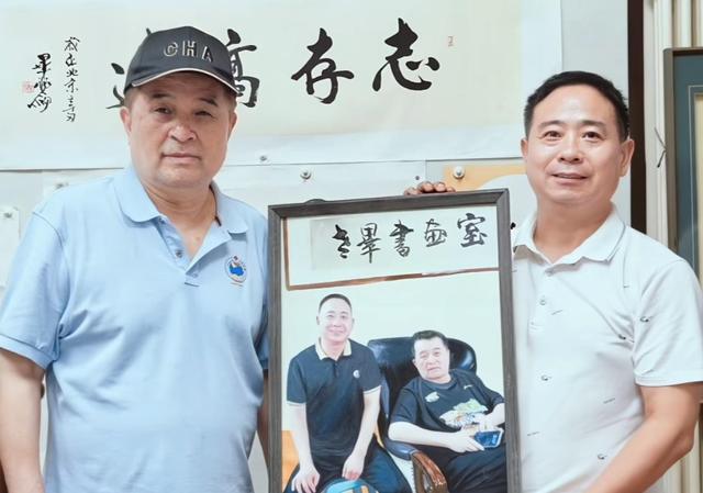 突发!曝65岁毕福剑老来得子,草帽姐证实,透露其拼命接商演