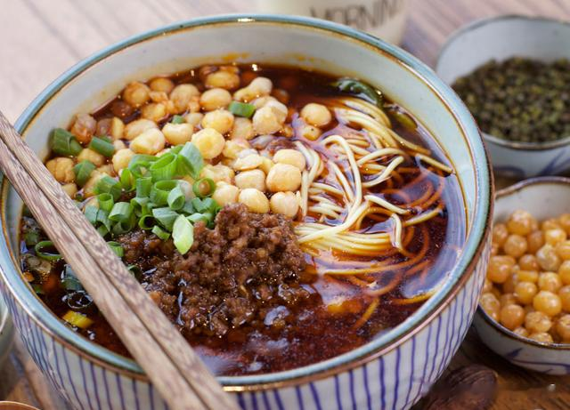 我国“争议最大”的五种面条，经过评选，南方占4个，有你家乡吗