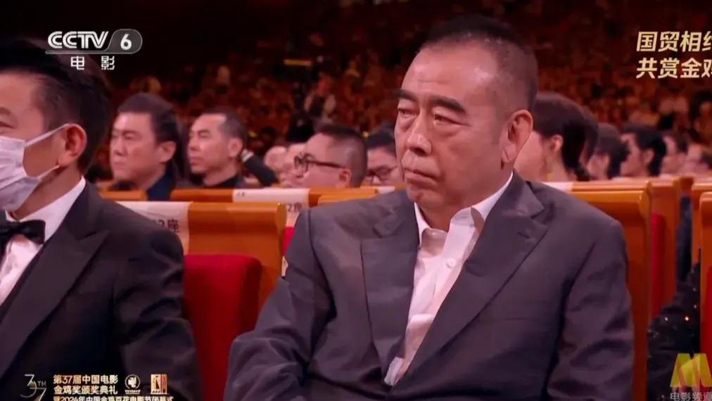 这一夜，当刘德华弯腰的一刻，陈凯歌的反应，让他的形象一落千丈