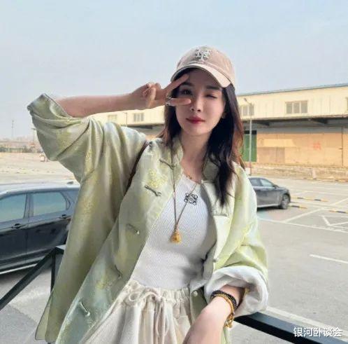 杨幂热搜连连，新电影、新造型、新角色全都来了！