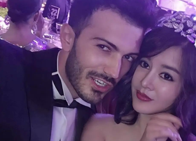 央视亲自点名揭穿!收割富婆,骗走50亿,“捞金女王”这次真栽了