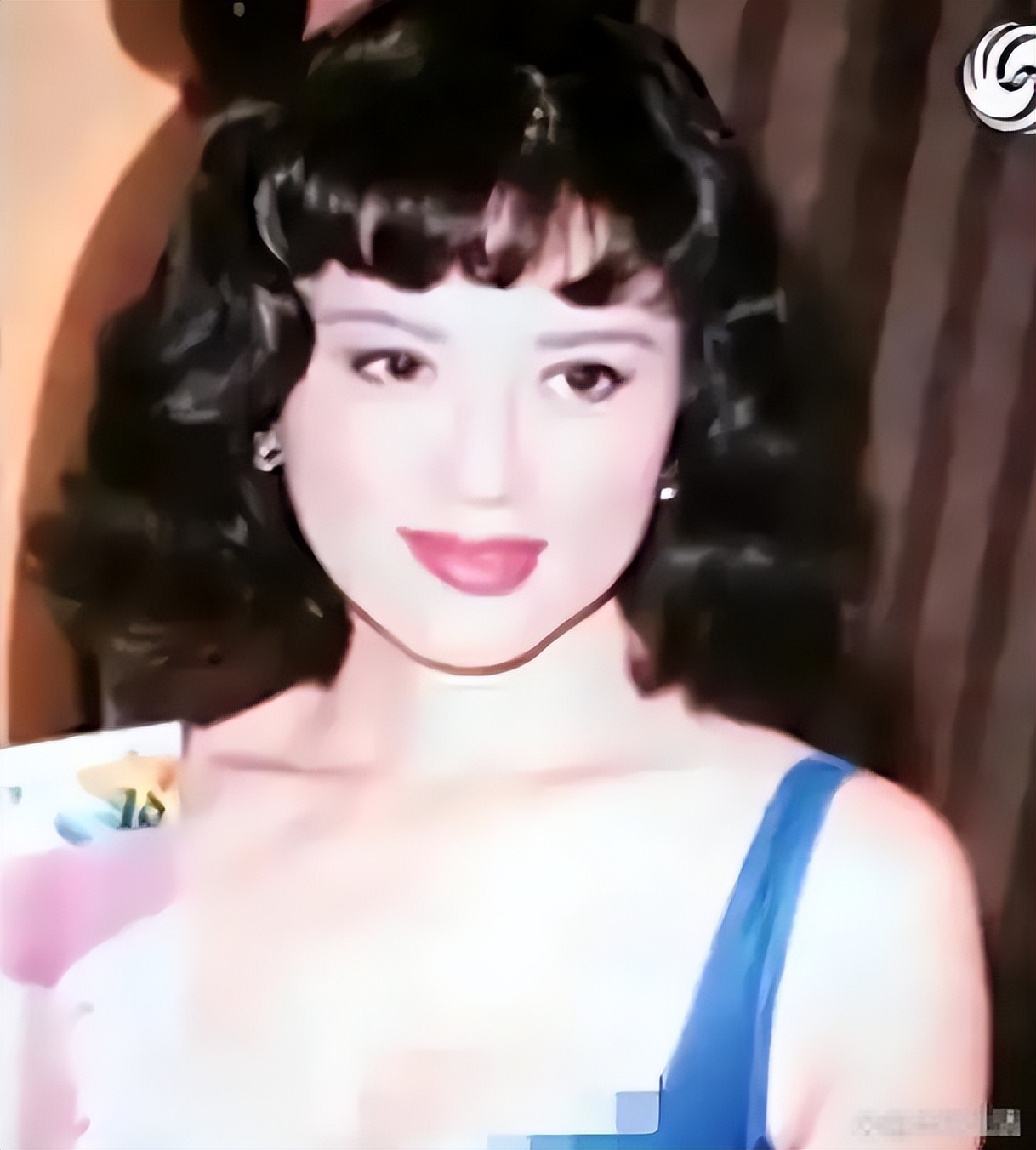 她堪称中国美妇，因美色被克林顿接见，为保年轻28年不近男色