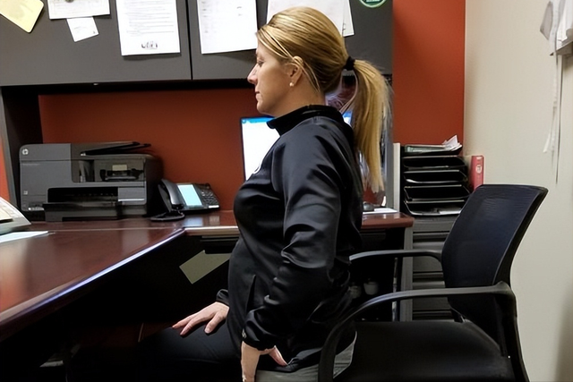 48岁女子饭后脑出血，生前不烟不酒爱跑步，丈夫流泪：劝她就不听