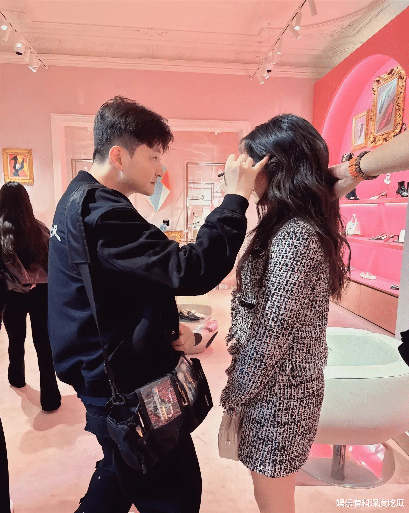 15岁王诗龄现身巴黎!打扮成熟气场强大,???有李湘当年风采