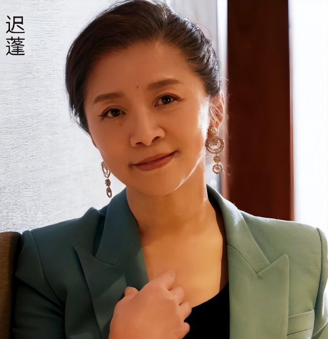 原来他们是夫妻,因戏生情恩爱40年,演完《小巷人家》终于红了