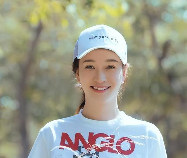 被前任折磨了10年,为导演流产2次,富豪5个亿“买断”她终生幸福