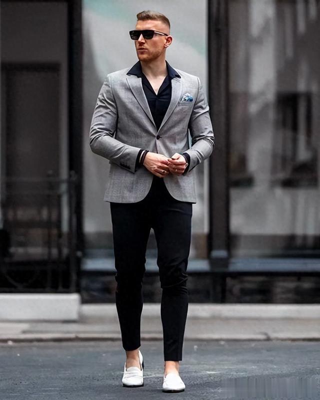 真正有格调的中年男人:不留长发,衣不穿花,饰不戴金,越老越帅