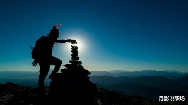 我，44岁，如何从失业困境成为月入过万的创作者，2个字改写人生