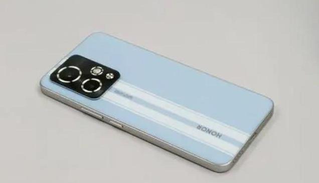 荣耀GT官宣，高颜值外观设计+1.5K直屏，90 GT加速退场