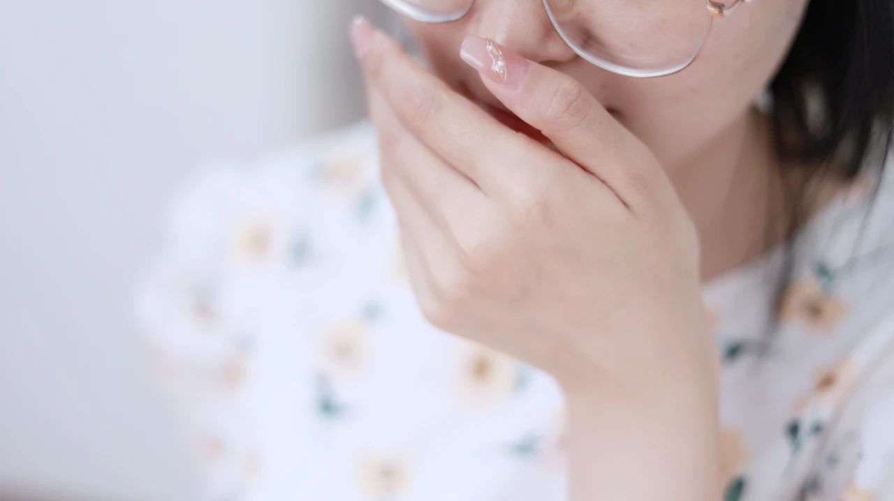 喉咙不舒服，总有异物感，或是这3个原因，需关注咽喉健康