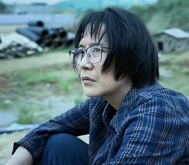 此次被央视“点名”的宋佳,暴露了真实处境,原来吴越真的没说错