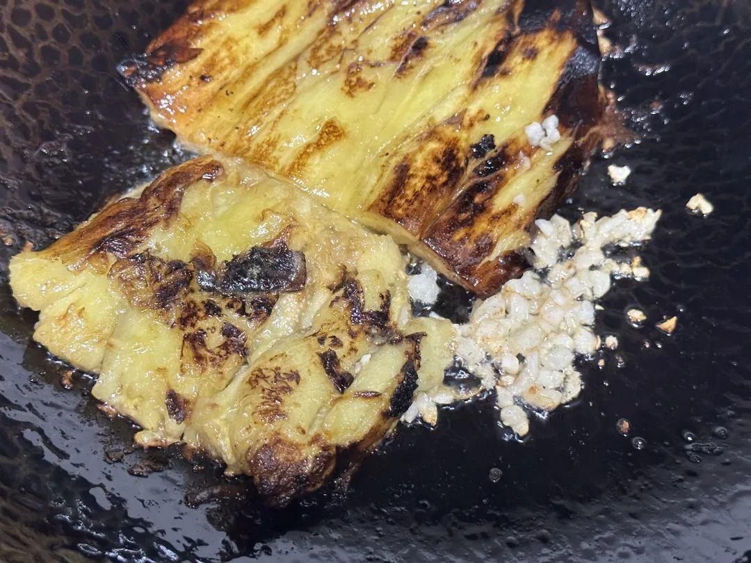 夏天茄子最火的做法!不炒不油炸,一蒸一煎,出锅2碗米饭不够吃