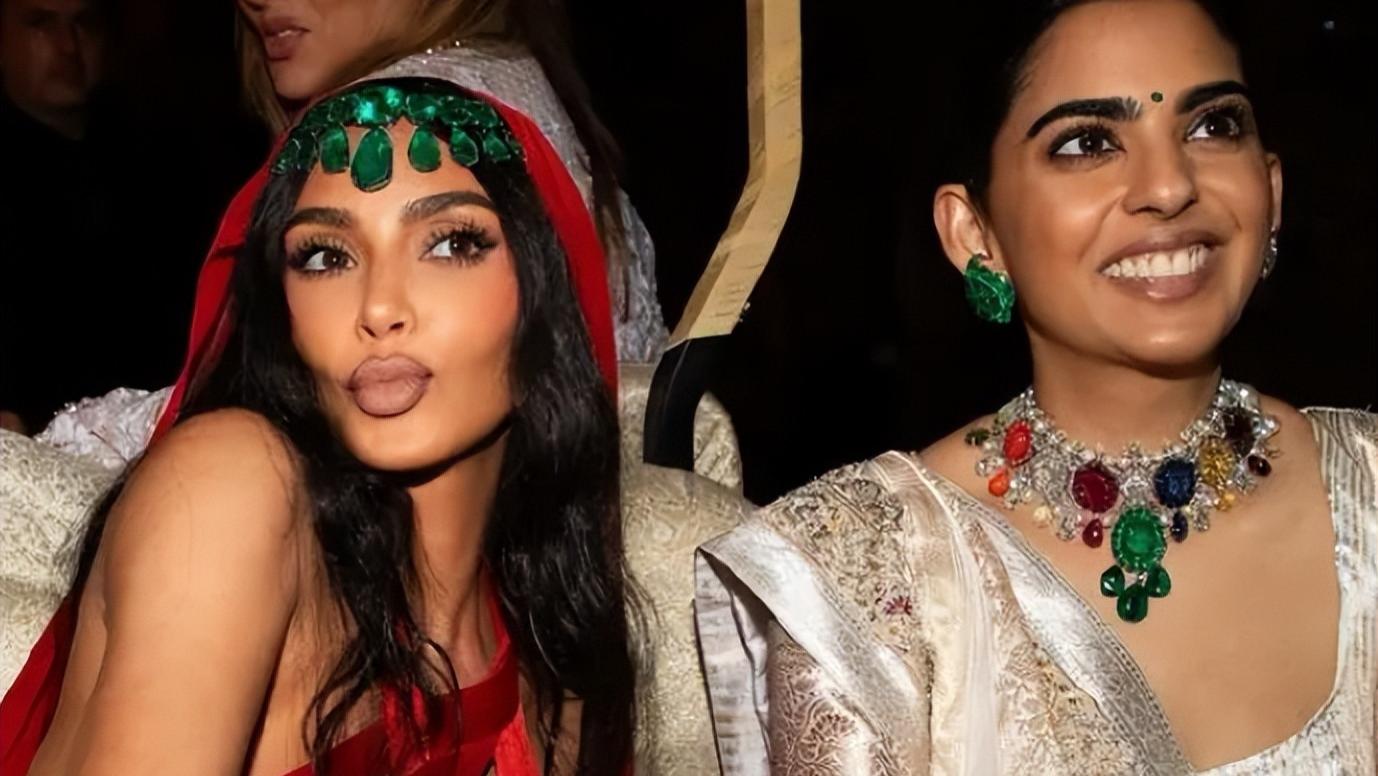 牌面十足！受邀参加首富家婚礼，金-卡化身印度女郎与新娘子比美