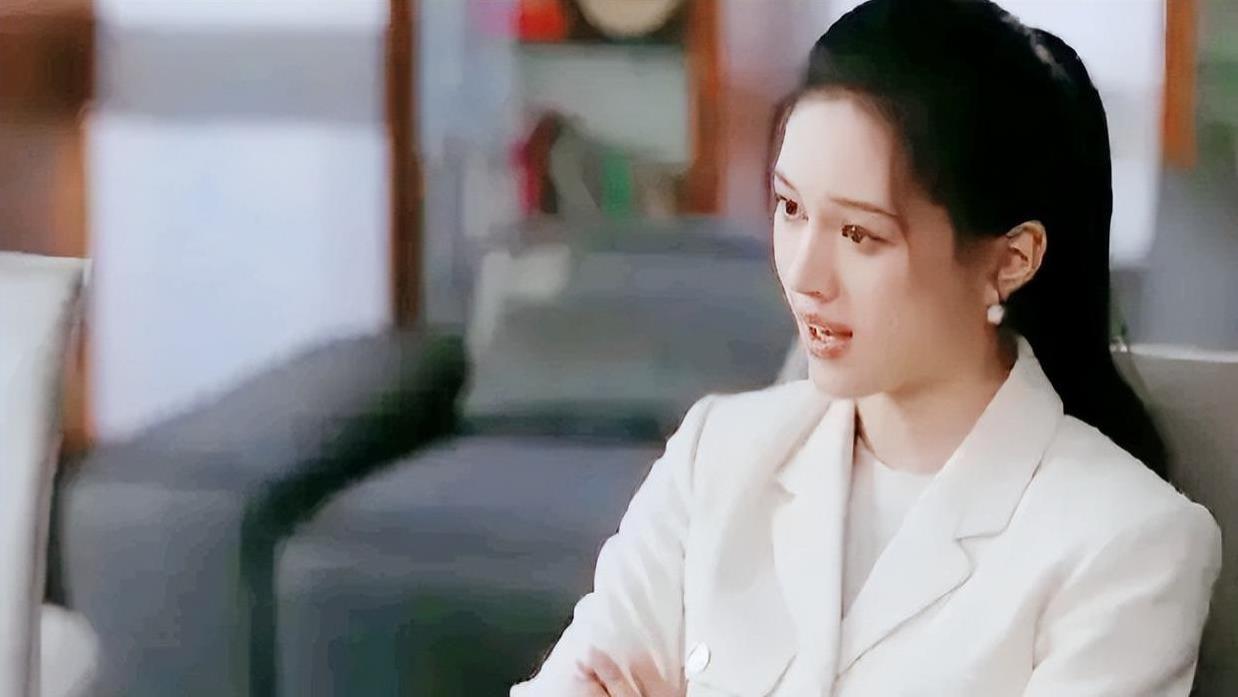 沈羽洁在《无所畏惧2》中的演技，后劲更足，盖过了女一号热依扎