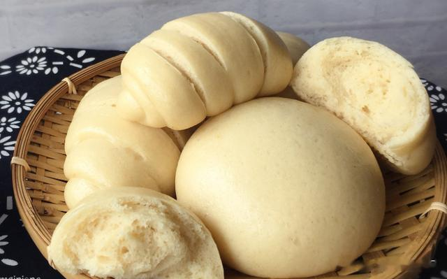 炸馒头片，别直接炸，牢记1点，出锅片片金黄酥脆，好吃不油腻