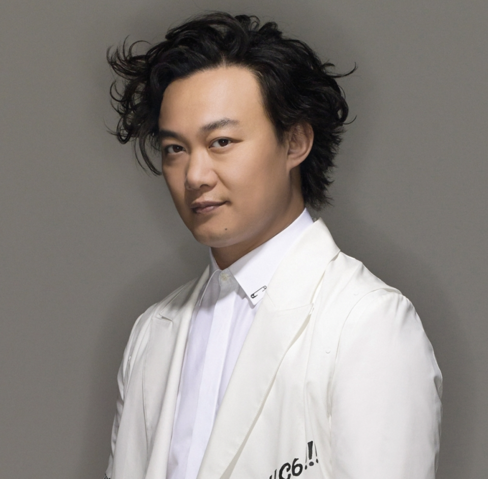 陈奕迅摔伤后续,下巴缝30针不留明显疤痕,两天不能进食和说话