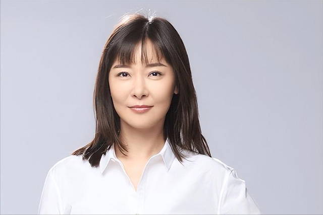 从“痛恨小三”到“成为小三”，被李亚鹏抛弃过的柯蓝有多疯狂?