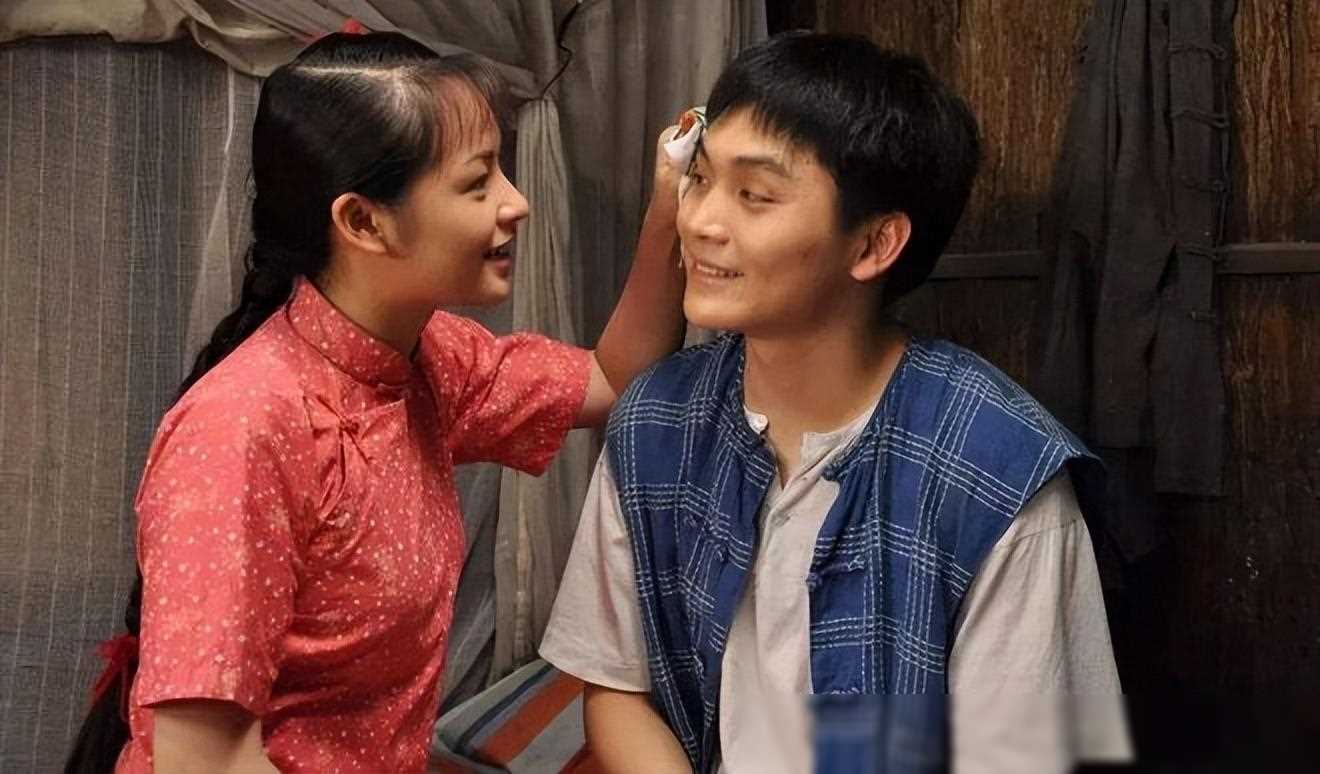 38岁的广州演员容晖,戏里和阿香相恋多年,现实中妻子另有其人